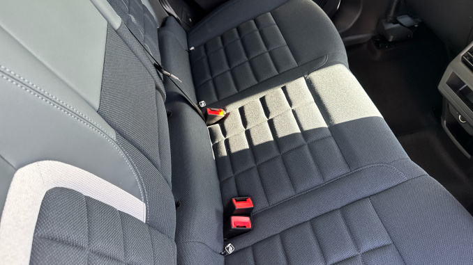 Citroen C5 Aircross 1.2 Hybrid 145 Plus 5dr Auto Petrol Hatchback - Image 17